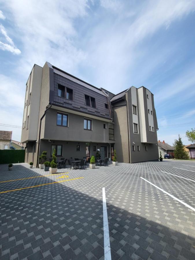 Garni Hotel Imperium Суботица Экстерьер фото
